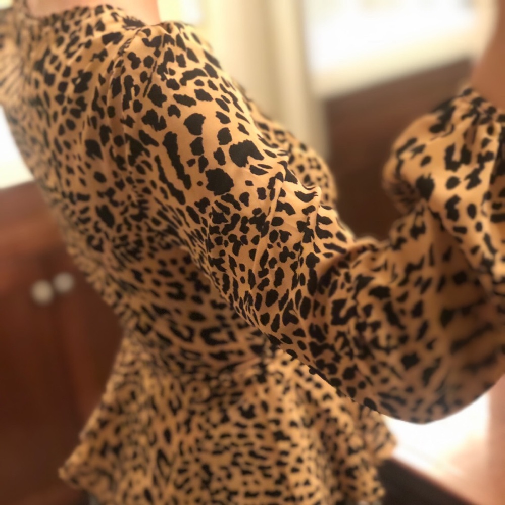 LONG SLEEVE WRAP FRONT TIE LEOPARD